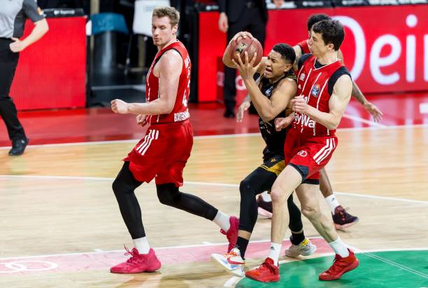 山队派出了 山队派出了